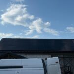 Kompleksowa instalacja fotowoltaiczna 15,12 kWp z panelami Longi Solar Full Black, inwerterem Deye i magazynem energii Heckman 20 kWh w powiecie przysuskim.